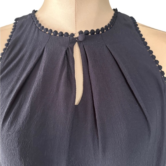 Maeve -Anthropologie gorgeous navy blue dress in size 0. Beautiful detailing - Picture 9 of 16